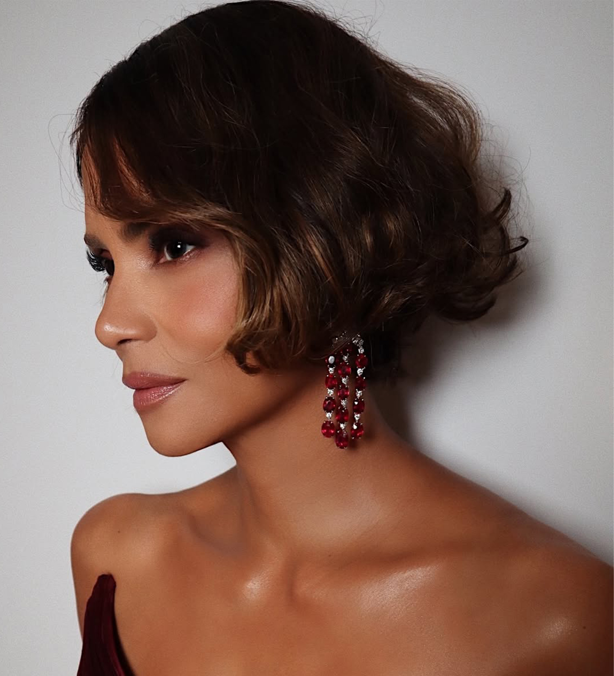 Halle Berry wears a baby bob by Renata Compora