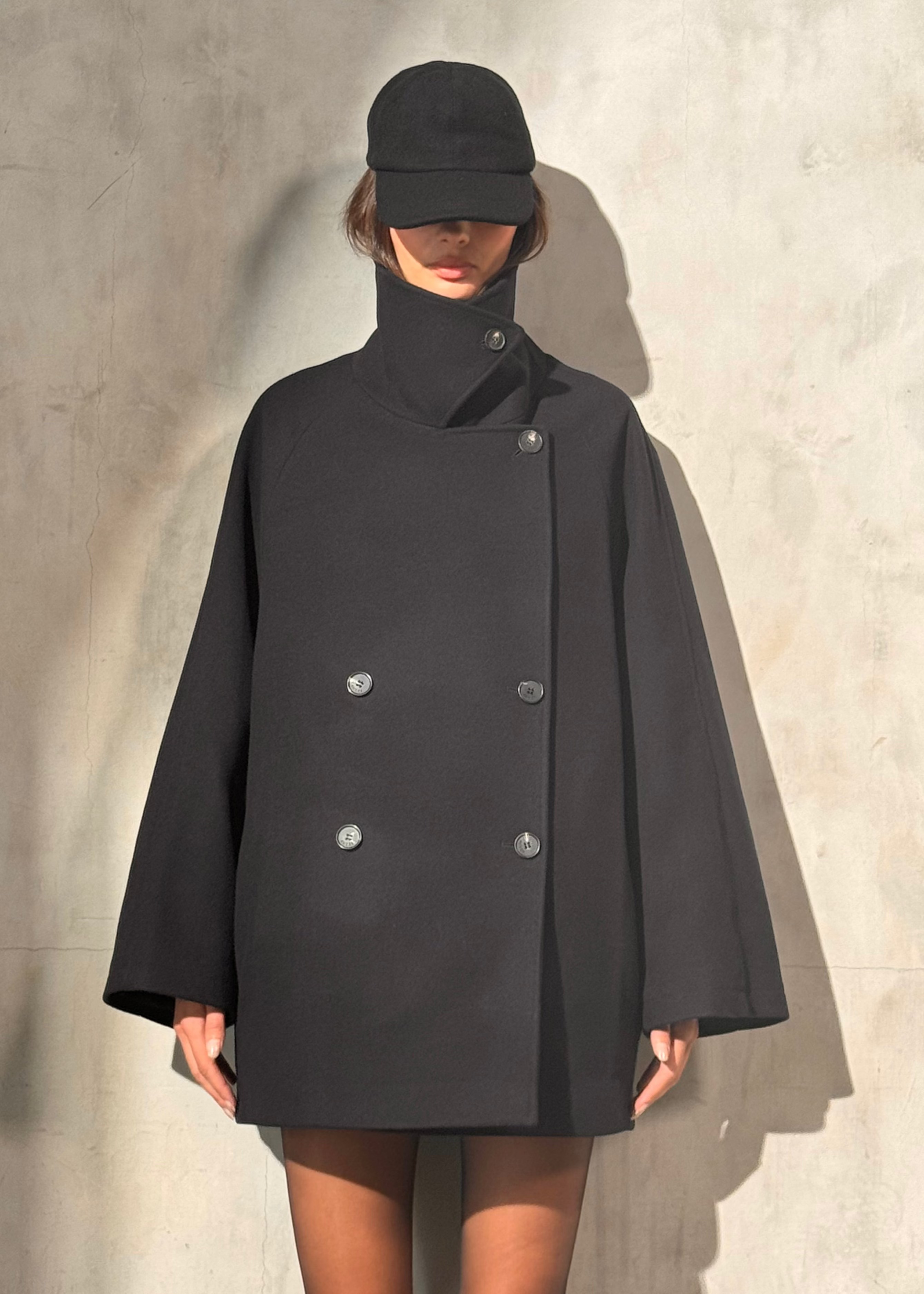 Italian Wool Peacoat &ndash; Noir