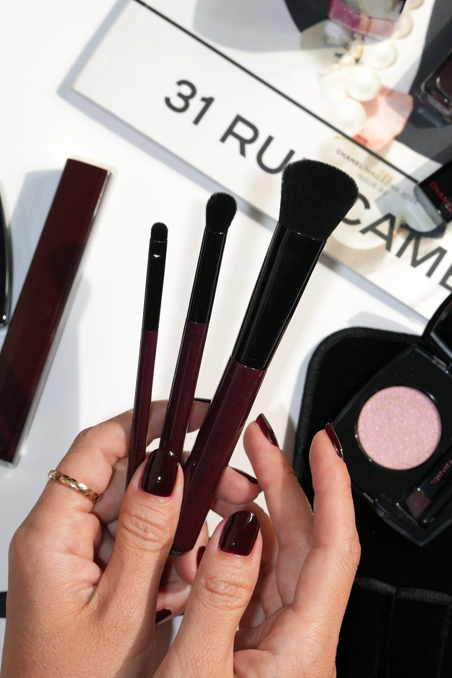 Chanel Les Pinceux Rouge Noir Brush Set
